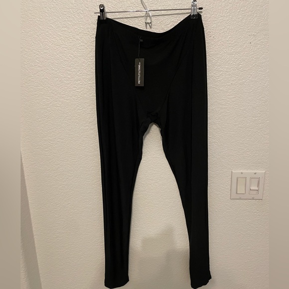 PrettyLittleThing Black Disco Seam Front Leggings - Picture 2 of 4